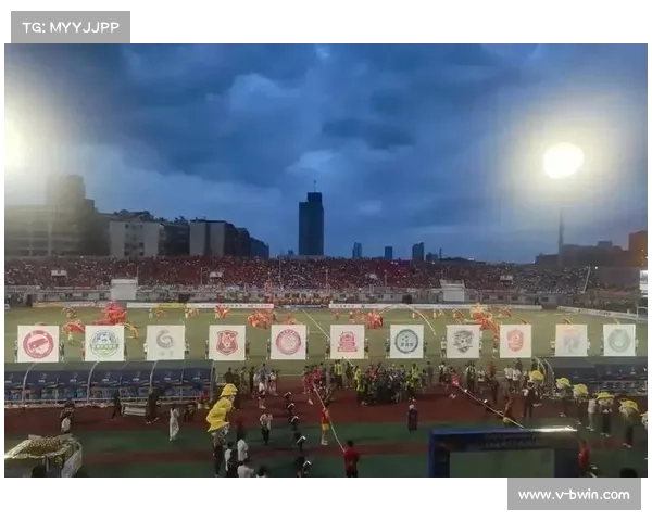 江西赣超足球联赛揭幕战吸引1.5万名观众现场热情助阵 江西赣超足球联赛揭幕战吸引1.5万名观众现场热情助阵